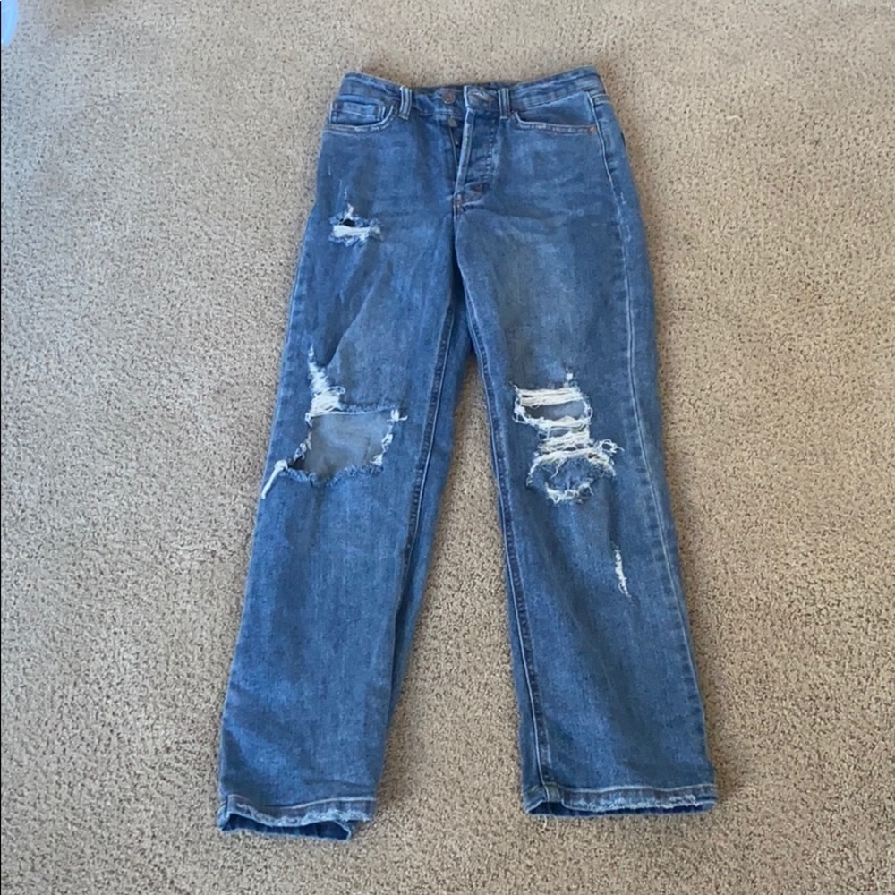 straight leg jeans w rips